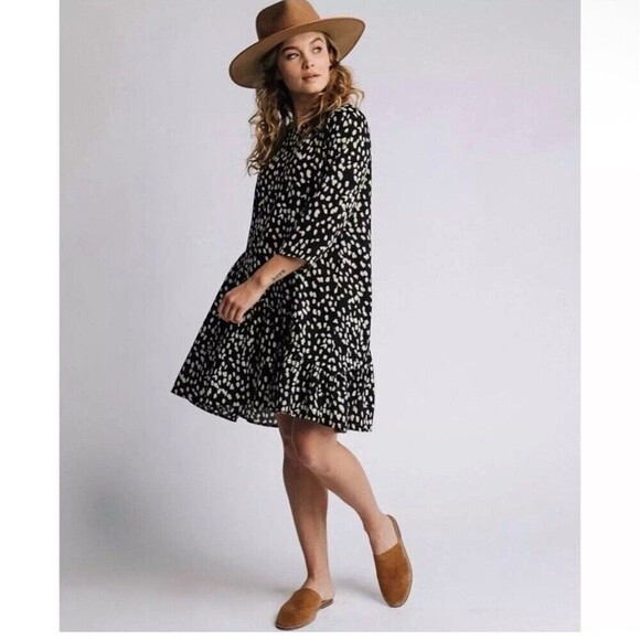 Hayden Dresses & Skirts - Hayden LA Women’s Dress Mini Asymmetrical Flowy Keyhole Back 3/4 Sleeve Lg NWT